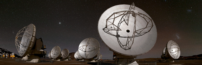 ALMA's world at night  CREDIT ESO/B. Tafreshi (twanight.org)